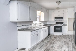 10741 Cambridge Ave in Kansas City, MO - Building Photo