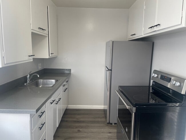 3405 Dimond Ave in Oakland, CA - Building Photo - Building Photo