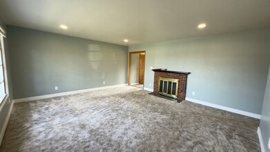 1255 Avenue A in Seaside, OR - Building Photo - Building Photo