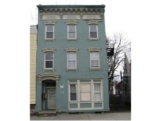 578 Clinton Ave in Albany, NY - Building Photo