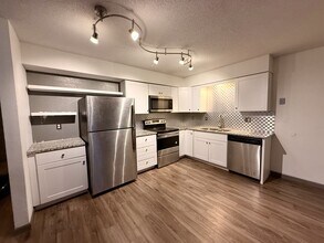 209 NE Timbercreek Dr in Lee's Summit, MO - Building Photo - Building Photo