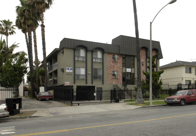 1611 N Hobart Blvd in Los Angeles, CA - Building Photo - Building Photo