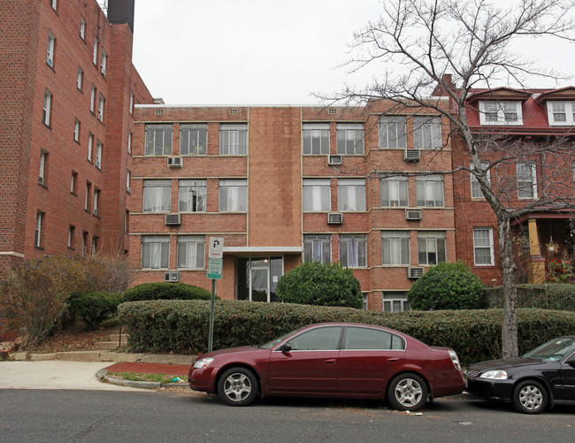 The Clifton in Washington, DC - Building Photo - Building Photo