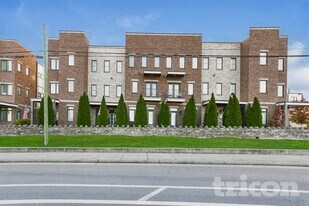 6813 Charlotte Pike in Nashville, TN - Building Photo