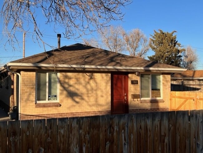 property at 3391-3393 W Walsh Pl