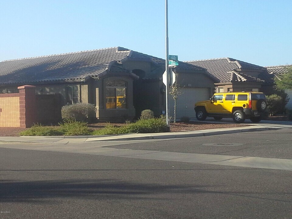 11351 W Chase Dr in Avondale, AZ - Building Photo