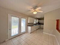 836 Holiday Ave photo'