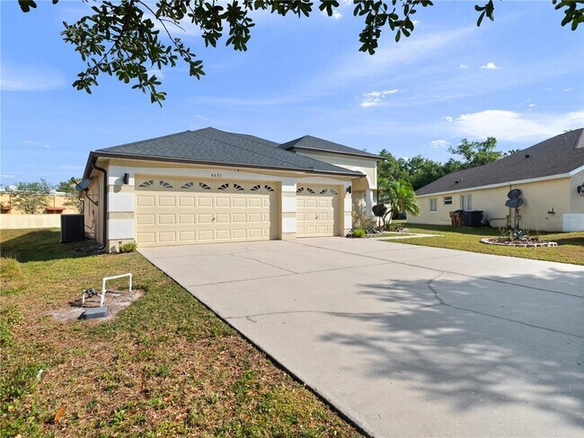 4633 Huron Bay Cir in Kissimmee, FL - Building Photo - Building Photo