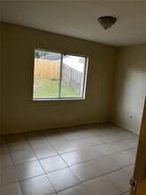 12910 Lake Vista Dr in Gibsonton, FL - Building Photo - Building Photo