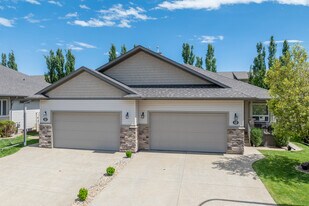 11 Cody Pl in Red Deer, AB - Building Photo