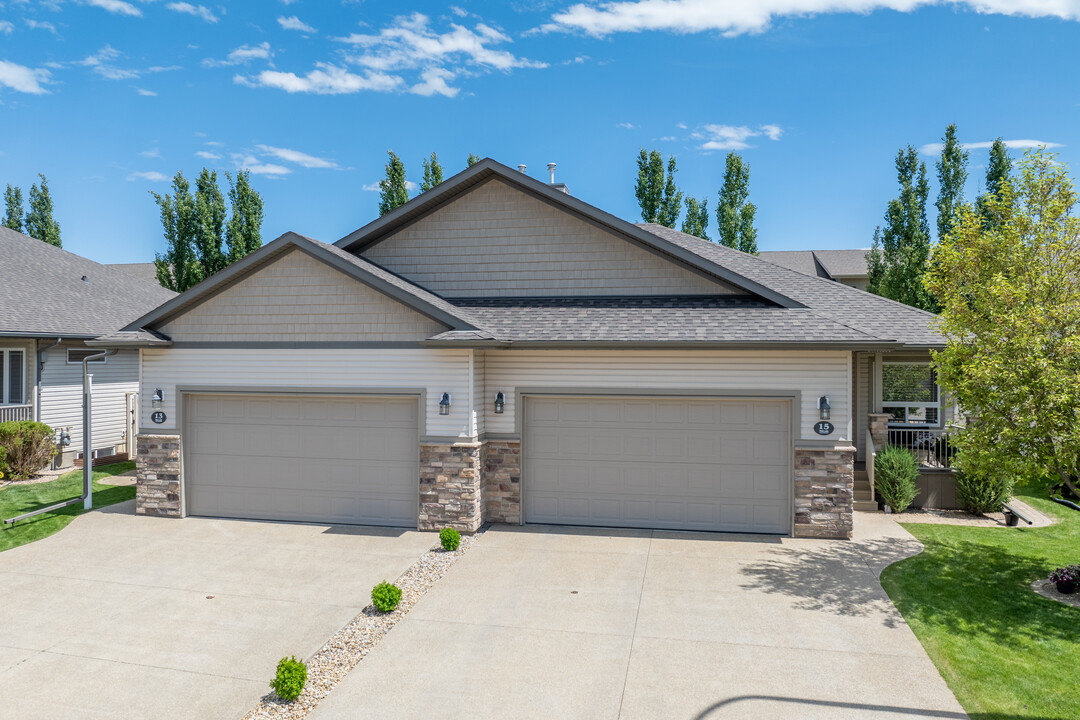11 Cody Pl in Red Deer, AB - Building Photo