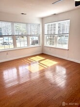 202 Pennsylvania Way in North Brunswick, NJ - Building Photo - Building Photo