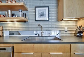 5205 Capitol Ave in Dallas, TX - Building Photo - Building Photo