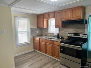 13 Tyrone Thomas Ln, Unit B in Ellenville, NY - Building Photo - Building Photo