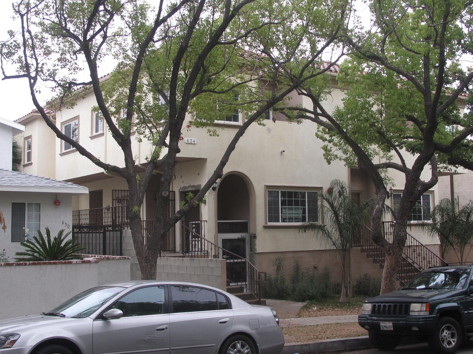 Residential Condominiums in Burbank, CA - Building Photo