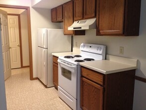 3616 Harris Ave NW in Canton, OH - Foto de edificio - Building Photo
