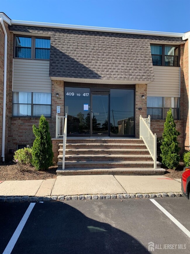 property at 414 Sharon Garden Ct