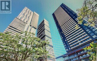 181 Dundas St E in Toronto, ON - Building Photo