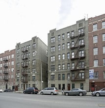 2308-2310 University Ave in Bronx, NY - Foto de edificio - Building Photo