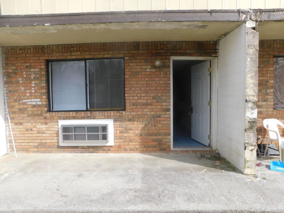 1215 Shields Ferry Rd-Unit -1215S SHIELDS FERRY in Morristown, TN - Building Photo