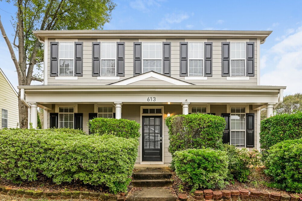 613 Brookwater Dr in Stockbridge, GA - Building Photo