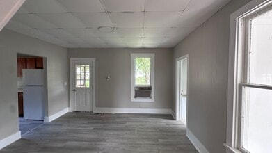 809 S 5th St in Oregon, IL - Building Photo - Building Photo