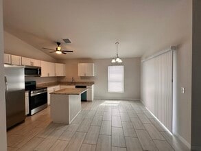 129 NE 6th Ave in Cape Coral, FL - Building Photo - Building Photo