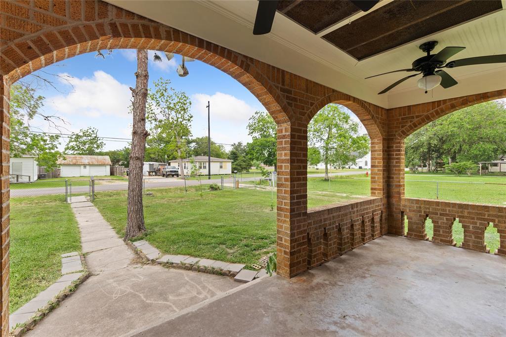 8229 Neville Ave in Hitchcock, TX - Building Photo