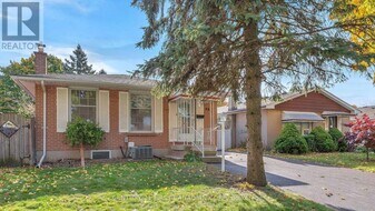 48 Toulon Crescent in London, ON - Building Photo