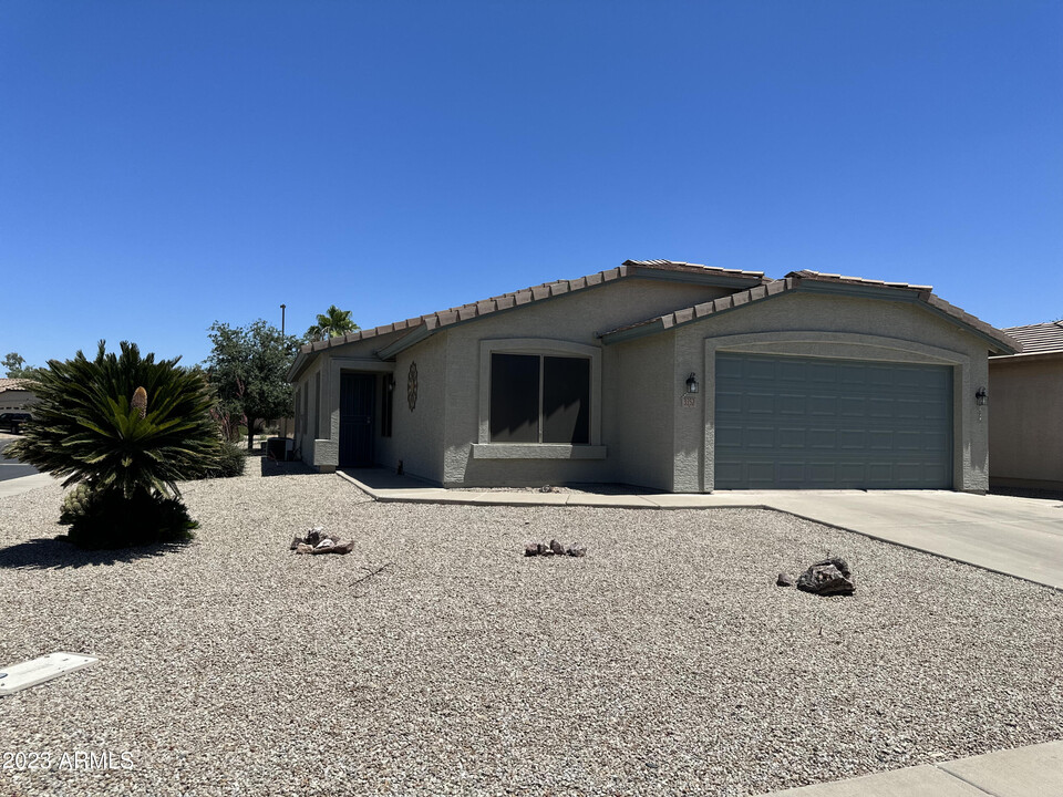 3352 E Cherry Hills Pl in Chandler, AZ - Building Photo