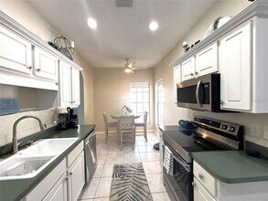 1759 Fountain View Cir, Unit 155-1009 in Venice, FL - Building Photo - Building Photo