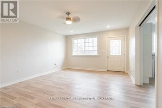 7121 Dorchester Rd in Niagara Falls, ON - Building Photo - Building Photo