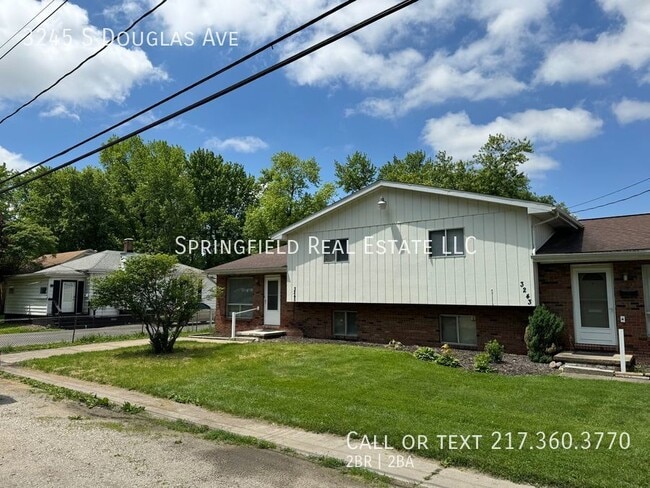 3245 S Douglas Ave in Springfield, IL - Building Photo - Building Photo