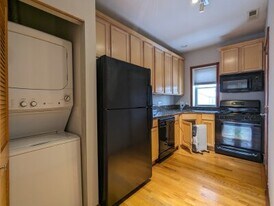 3256 N Clifton Ave, Unit 1 in Chicago, IL - Building Photo