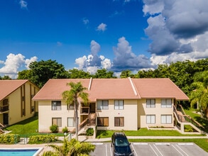 Coral Pine Villas in Coral Springs, FL - Foto de edificio - Building Photo