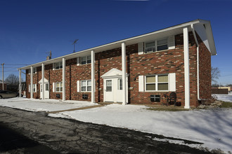 Colony Apartments in Lorain, OH - Building Photo - Building Photo