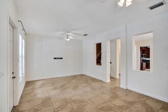 8308 NW 9th Ave in Boca Raton, FL - Building Photo - Building Photo