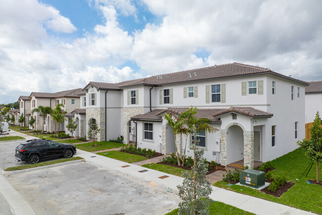 Westview South in Miami, FL - Building Photo - Building Photo