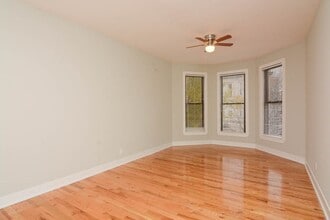 636 W Oak St, Unit A02C in Chicago, IL - Foto de edificio - Building Photo