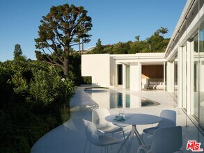 510 Arkell Dr in Beverly Hills, CA - Building Photo - Building Photo
