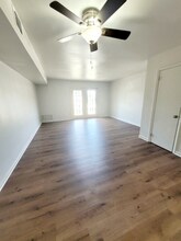 12 Bainbridge Ave in Hampton, VA - Foto de edificio - Building Photo