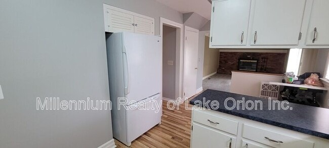 29359 Hemlock Dr in Farmington Hills, MI - Building Photo - Building Photo