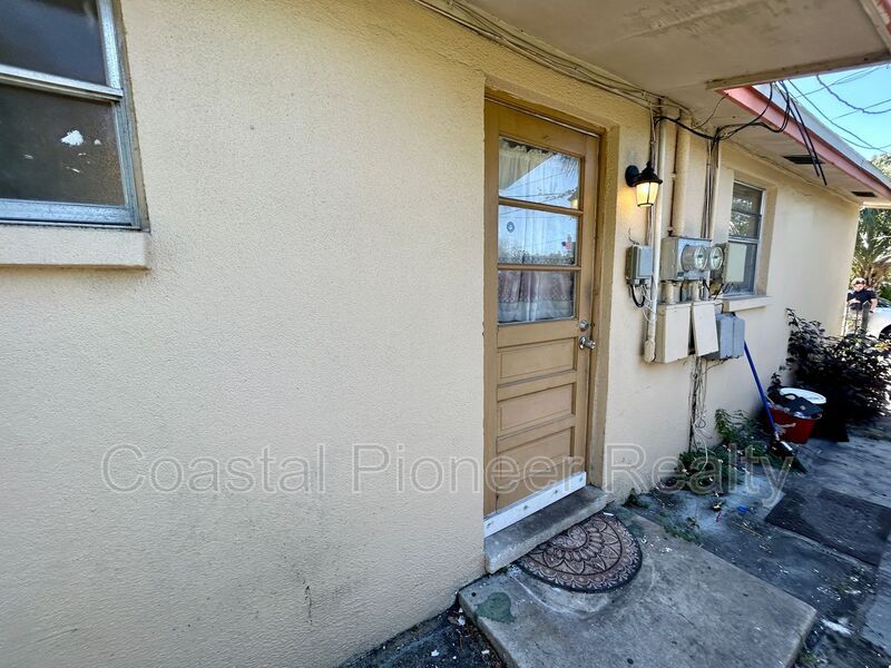 1016 E Seneca Ave in Tampa, FL - Building Photo