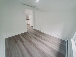 76 Lindale St, Unit 3 in Stamford, CT - Building Photo - Building Photo