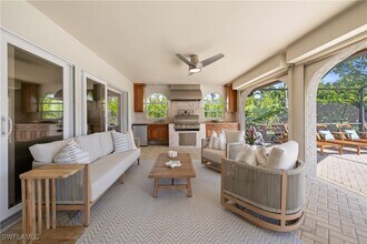 4916 Crayton Rd in Naples, FL - Building Photo - Building Photo