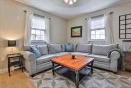 14 W Water St, Unit #3 in Wakefield, MA - Building Photo - Building Photo