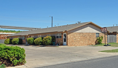 Maples in Lubbock, TX - Building Photo - Building Photo