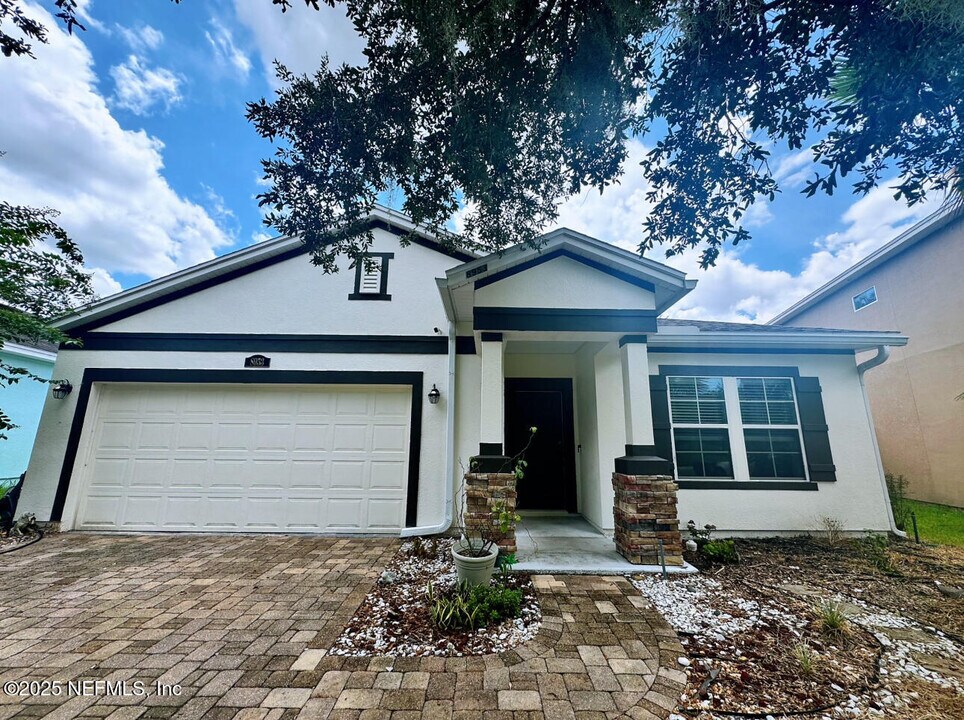 8953 Devon Pines Dr in Jacksonville, FL - Building Photo