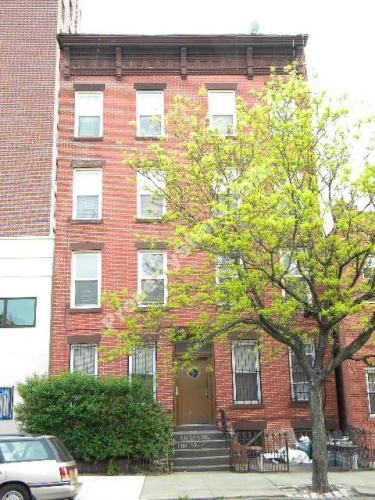 308 Kosciuszko St in Brooklyn, NY - Building Photo