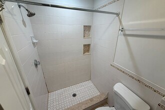 27 Lambert St, Unit 1L in Cambridge, MA - Foto de edificio - Building Photo